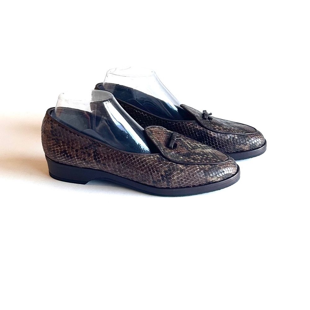 Stuart Weitzman Brown Tan Snakeskin Leather Rubber Outsole Loafers Flats size 10